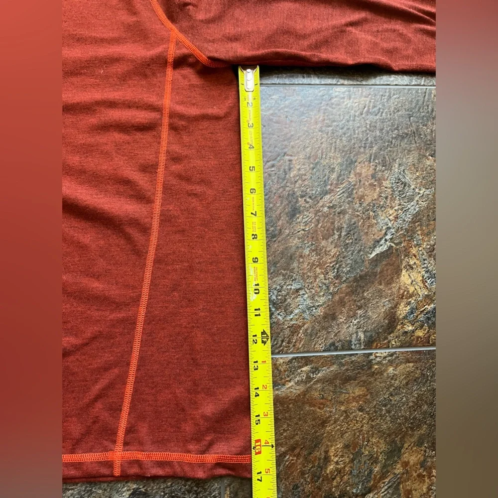 Men’s The North Face crew long sleeve pull over flash dry burnt orange. Medium